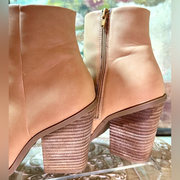 EUC Dolce Vita “Nemmy” Western Influenced Ankle Boots. Vegan Leather. Size 8.5 - Picture 4 of 15